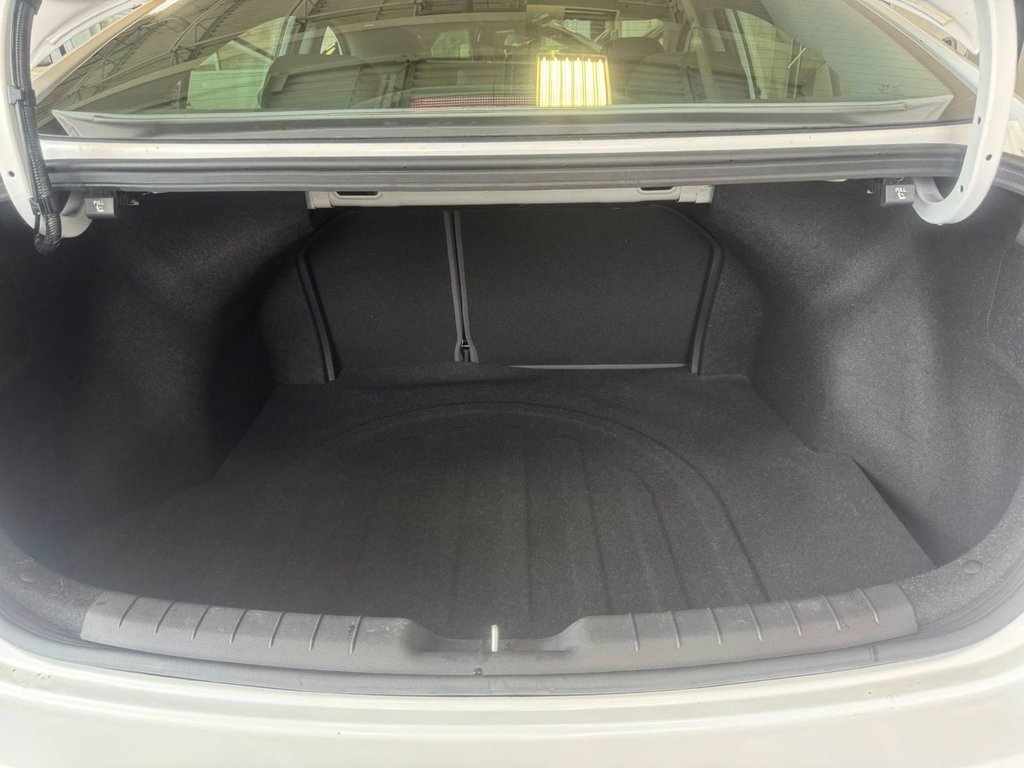 2020 Hyundai Elantra Luxury in Hawkesbury, Ontario - 37 - w1024h768px