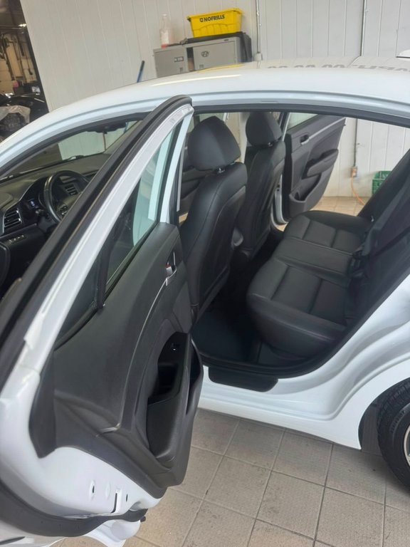 2020 Hyundai Elantra Luxury in Hawkesbury, Ontario - 18 - w1024h768px