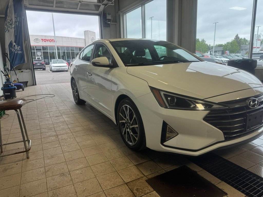 2020 Hyundai Elantra Luxury in Hawkesbury, Ontario - 5 - w1024h768px