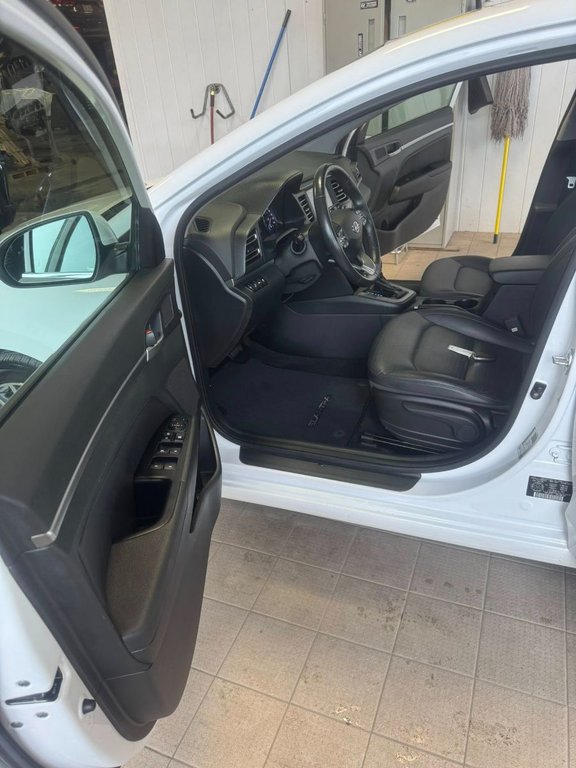 2020 Hyundai Elantra Luxury in Hawkesbury, Ontario - 17 - w1024h768px