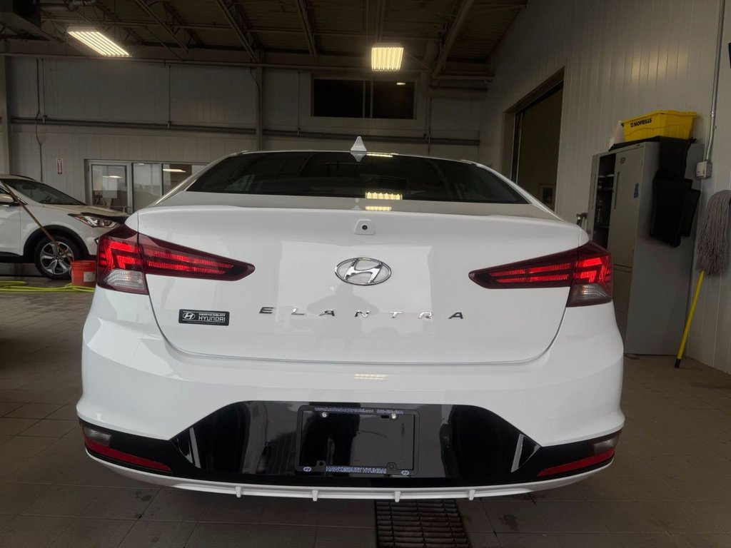 2020 Hyundai Elantra Luxury in Hawkesbury, Ontario - 14 - w1024h768px