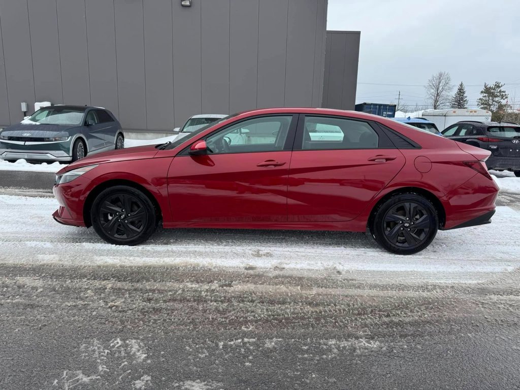 2021 Hyundai Elantra Preferred in Hawkesbury, Ontario - 4 - w1024h768px