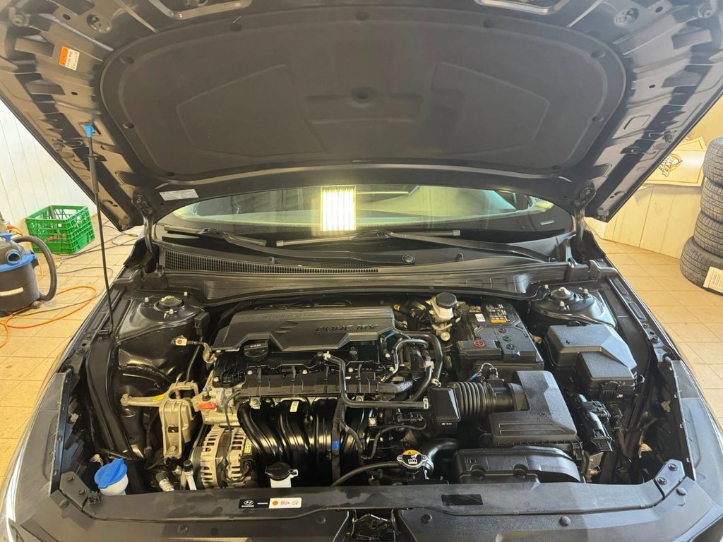 2021 Hyundai Elantra Essential in Hawkesbury, Ontario - 14 - w1024h768px