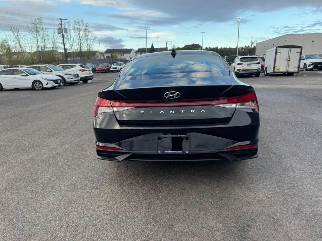 2021 Hyundai Elantra Essential in Hawkesbury, Ontario - 13 - w1024h768px