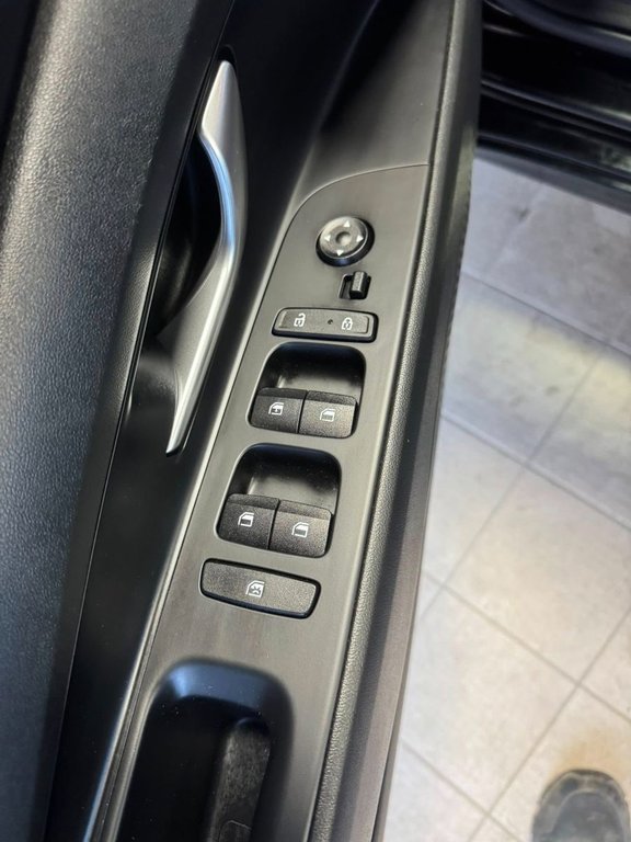 2021 Hyundai Elantra Essential in Hawkesbury, Ontario - 16 - w1024h768px