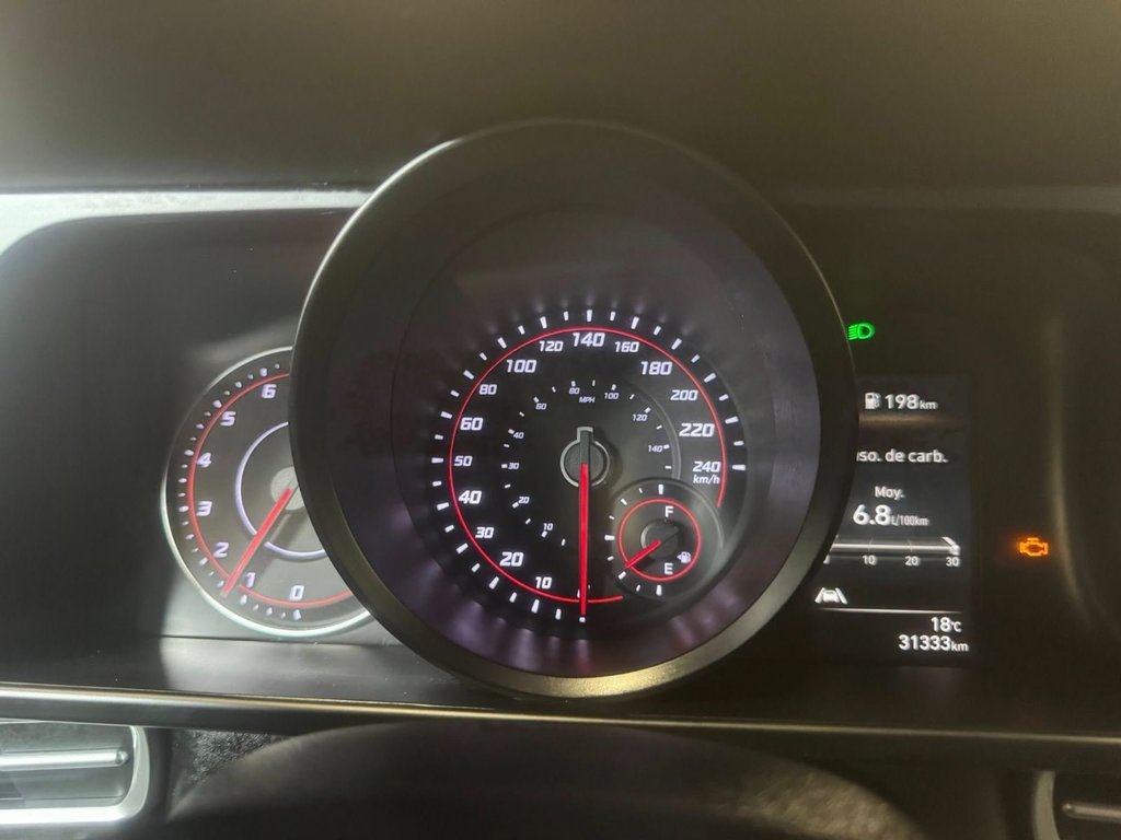 2021 Hyundai Elantra Preferred in Hawkesbury, Ontario - 22 - w1024h768px