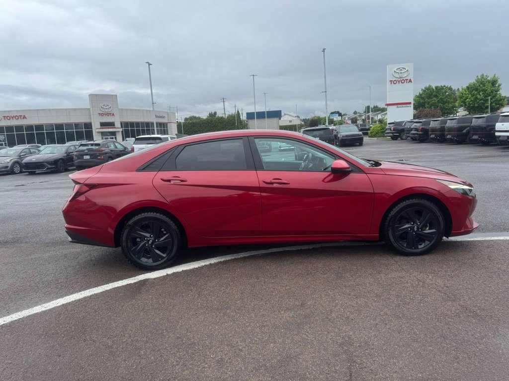 2021 Hyundai Elantra Preferred in Hawkesbury, Ontario - 5 - w1024h768px