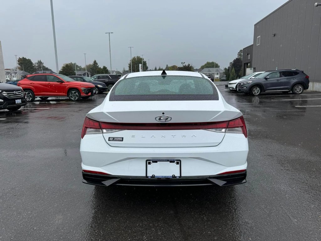 2022  Elantra Ultimate in Hawkesbury, Ontario - 11 - w1024h768px