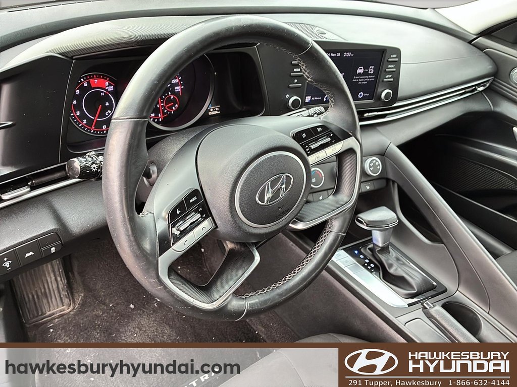 2022 Hyundai Elantra Preferred in Hawkesbury, Ontario - 13 - w1024h768px