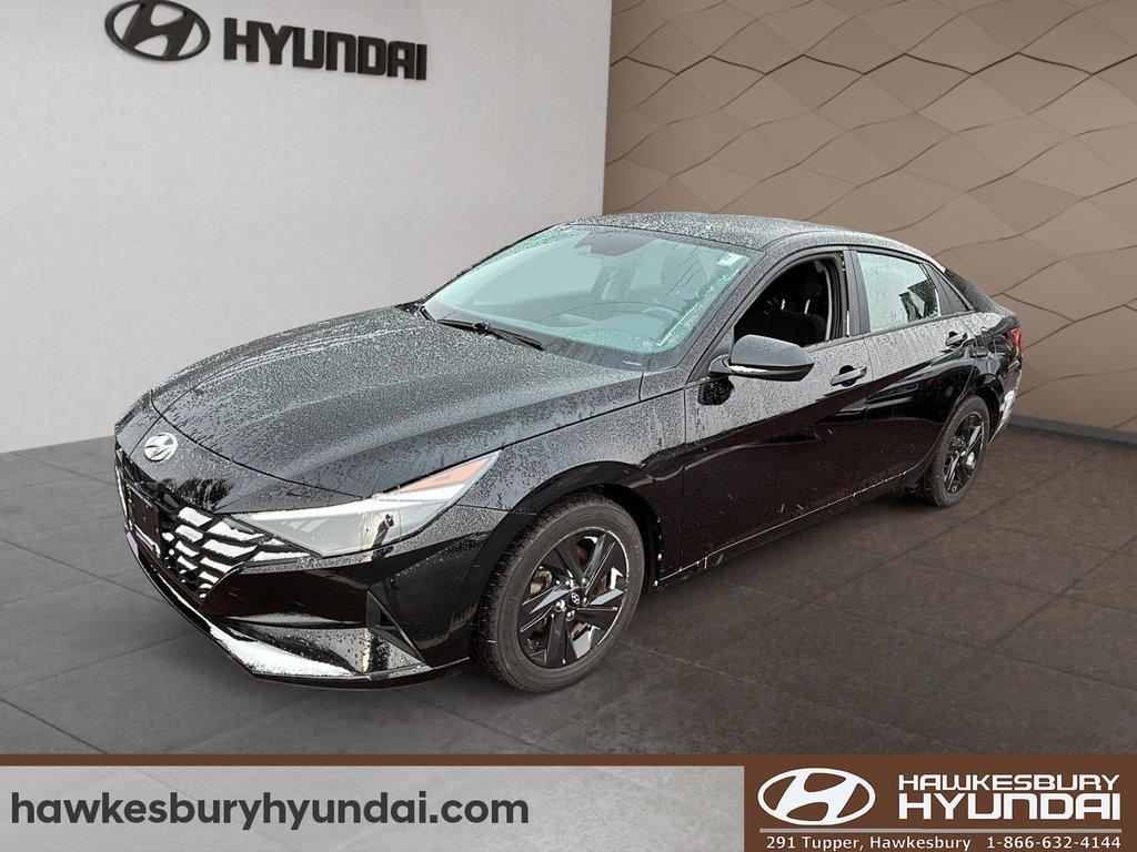 2022 Hyundai Elantra Preferred in Hawkesbury, Ontario - 1 - w1024h768px