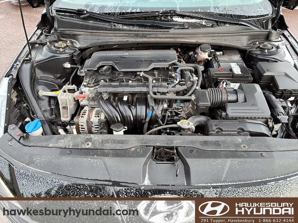 2022 Hyundai Elantra Preferred in Hawkesbury, Ontario - 9 - w1024h768px