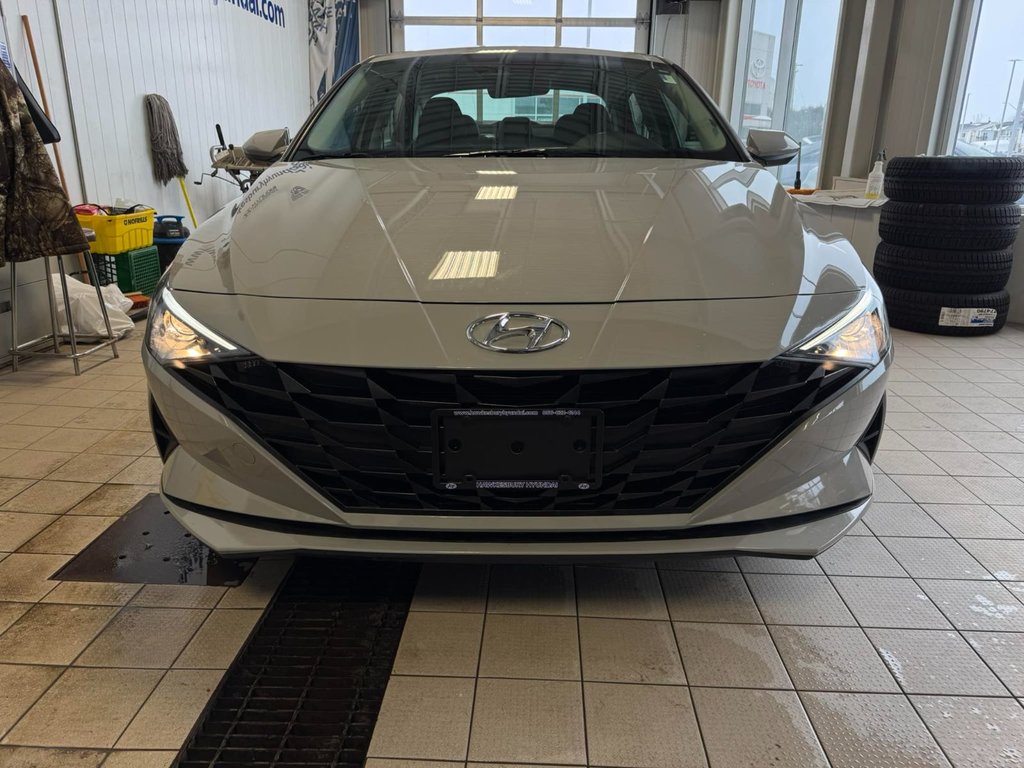 2023 Hyundai Elantra Preferred in Hawkesbury, Ontario - 11 - w1024h768px