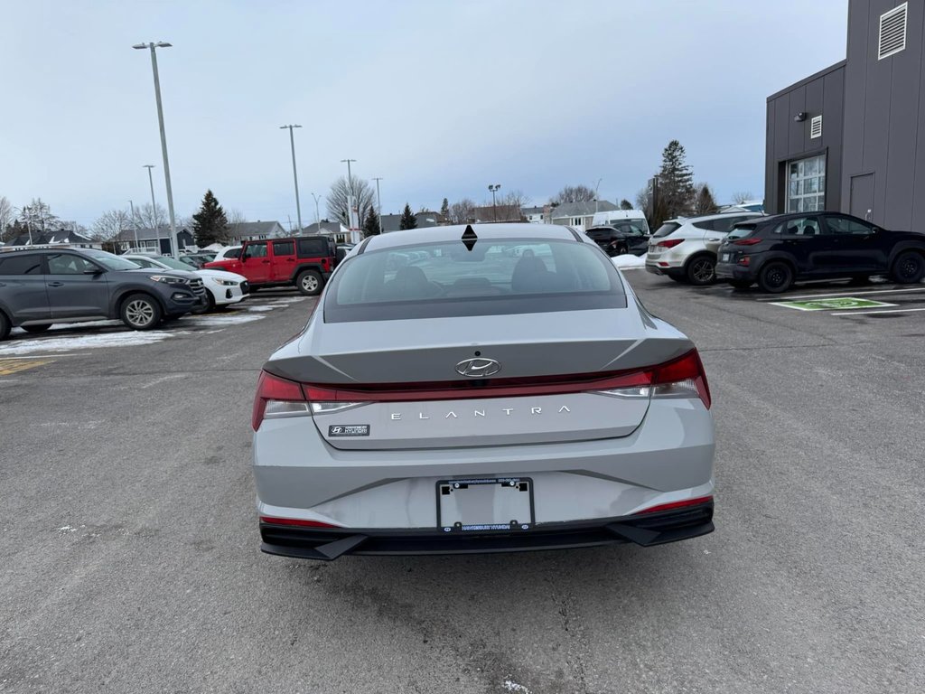 2023 Hyundai Elantra Preferred in Hawkesbury, Ontario - 13 - w1024h768px