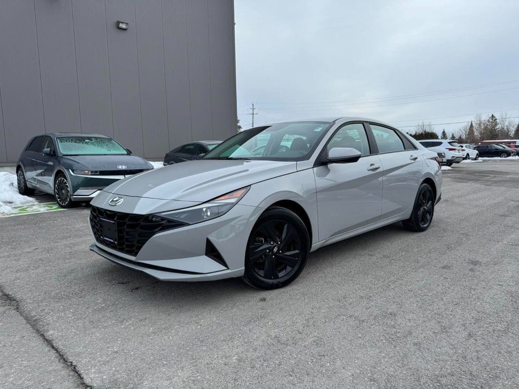 2023 Hyundai Elantra Preferred in Hawkesbury, Ontario - 2 - w1024h768px