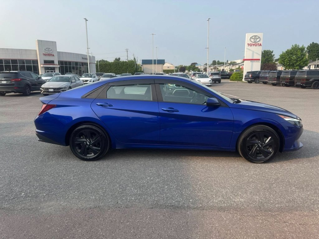 2023 Hyundai Elantra Preferred in Hawkesbury, Ontario - 5 - w1024h768px