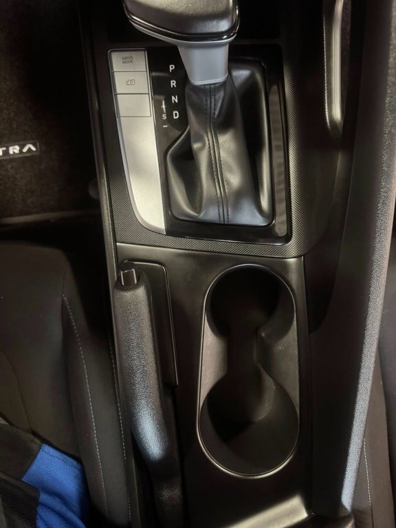 2023 Hyundai Elantra Preferred in Hawkesbury, Ontario - 11 - w1024h768px