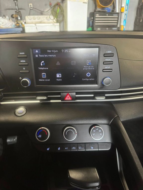 2023 Hyundai Elantra Preferred in Hawkesbury, Ontario - 15 - w1024h768px