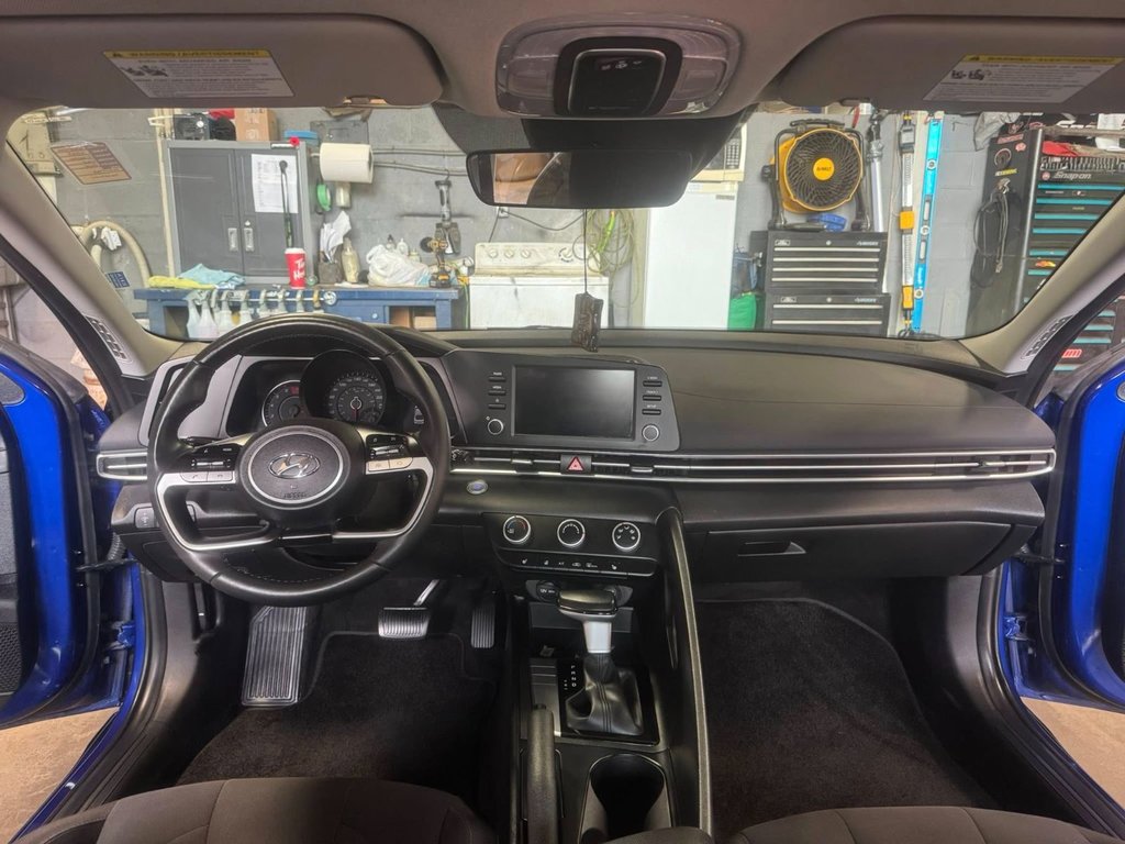 2023 Hyundai Elantra Preferred in Hawkesbury, Ontario - 10 - w1024h768px