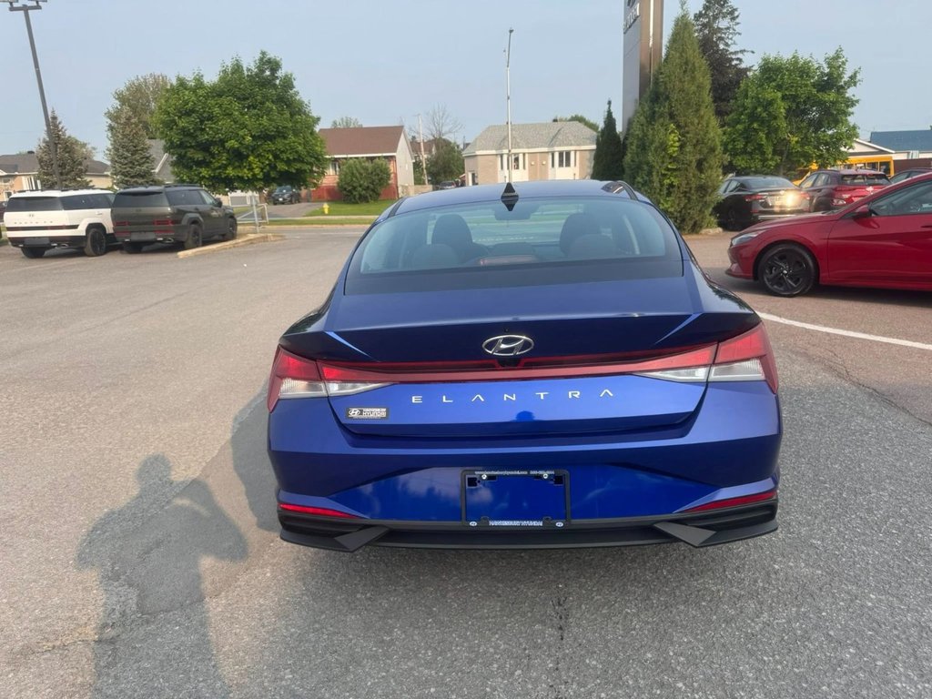 2023 Hyundai Elantra Preferred in Hawkesbury, Ontario - 6 - w1024h768px