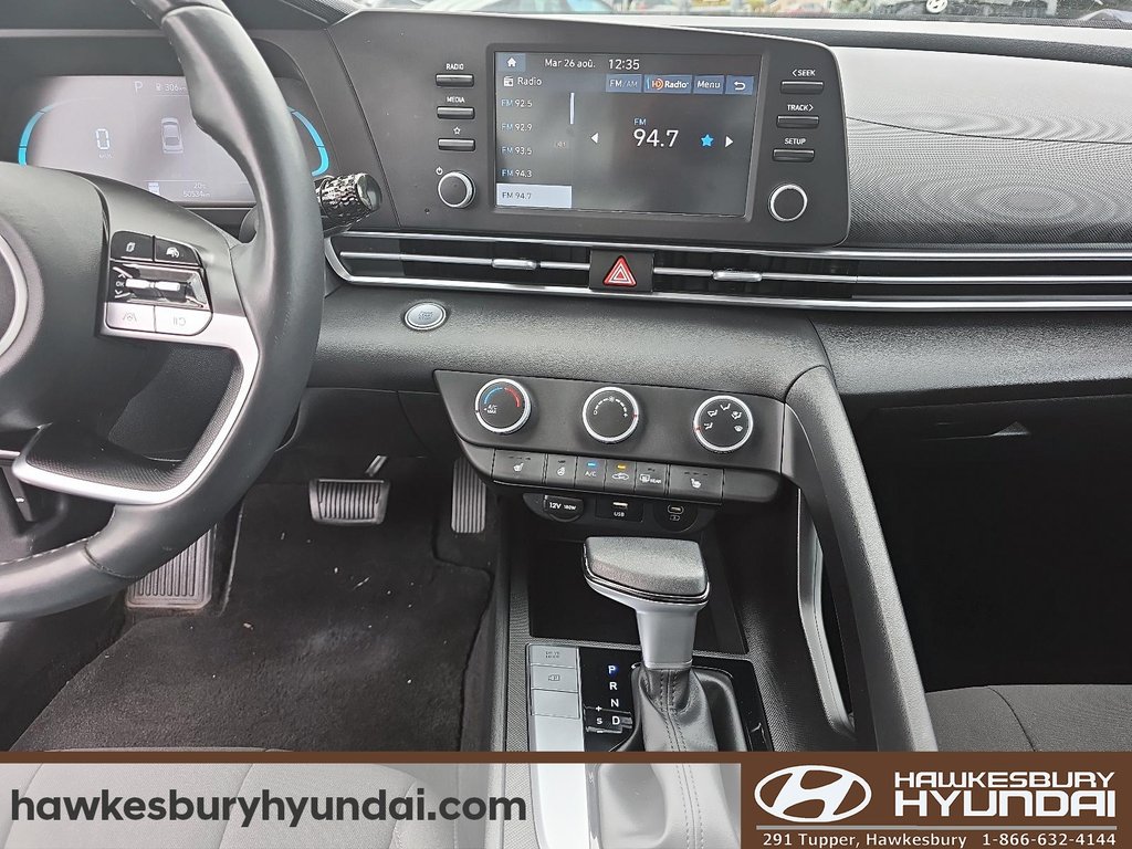 2024 Hyundai Elantra Preferred in Hawkesbury, Ontario - 18 - w1024h768px