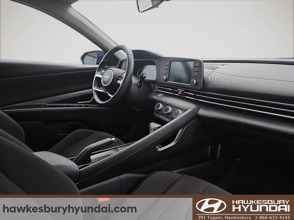 2024 Hyundai Elantra Preferred in Hawkesbury, Ontario - 20 - w1024h768px