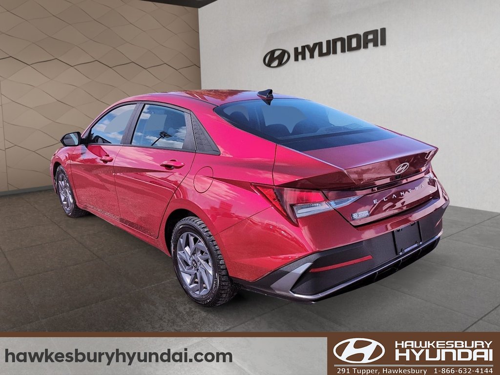2024 Hyundai Elantra Preferred in Hawkesbury, Ontario - 4 - w1024h768px
