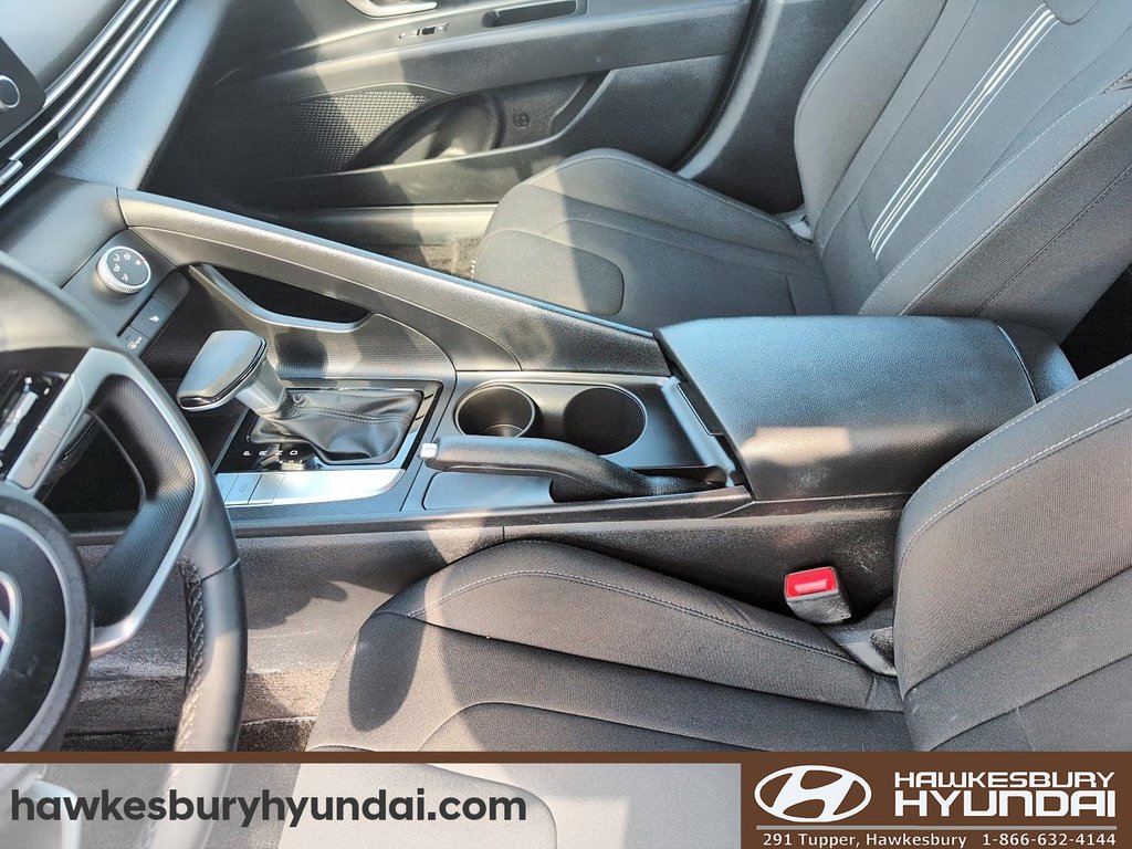 2024 Hyundai Elantra Preferred in Hawkesbury, Ontario - 10 - w1024h768px