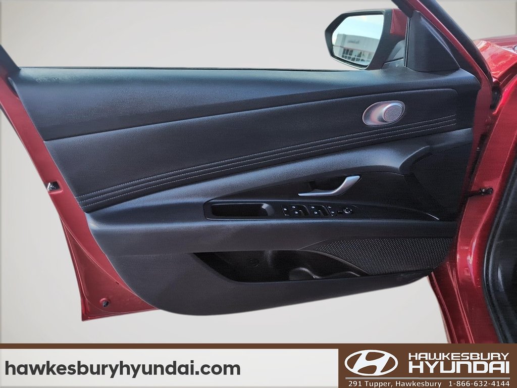 2024 Hyundai Elantra Preferred in Hawkesbury, Ontario - 11 - w1024h768px