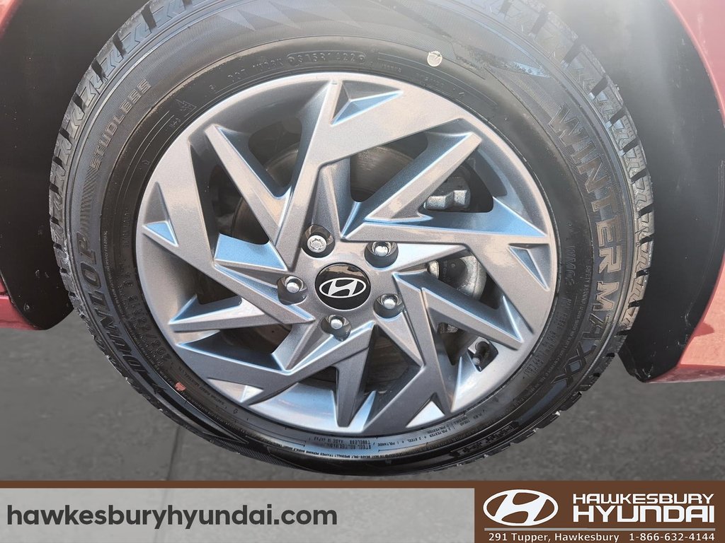 2024 Hyundai Elantra Preferred in Hawkesbury, Ontario - 7 - w1024h768px