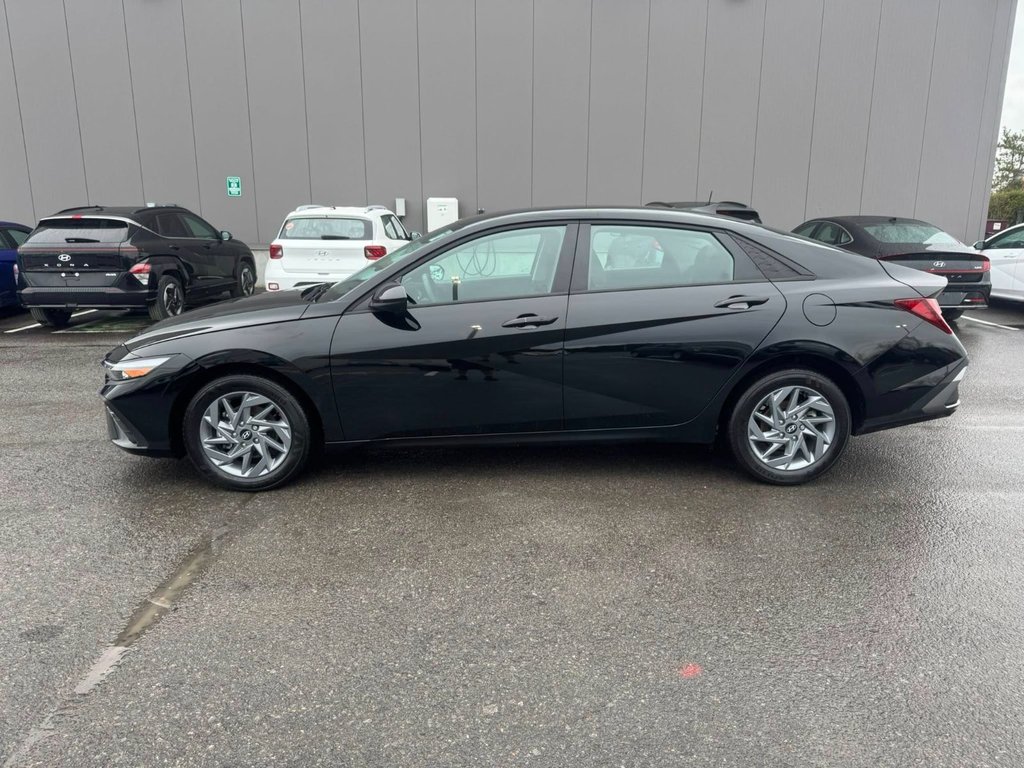 2025 Hyundai Elantra in Hawkesbury, Ontario - 4 - w1024h768px