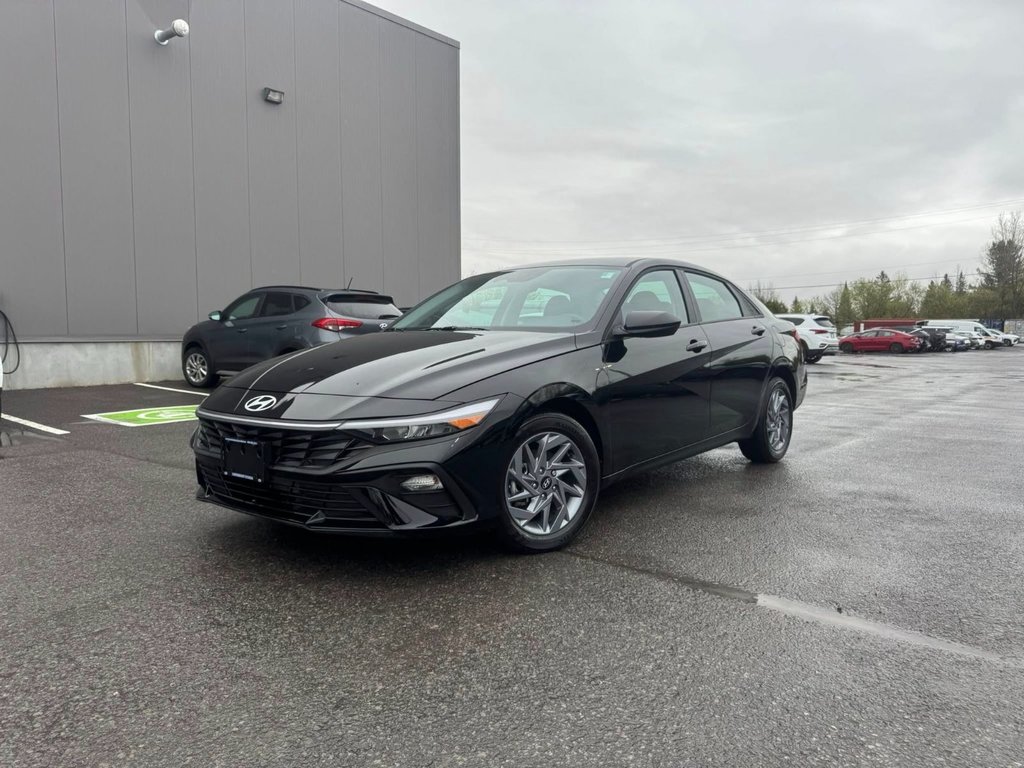 2025 Hyundai Elantra in Hawkesbury, Ontario - 2 - w1024h768px
