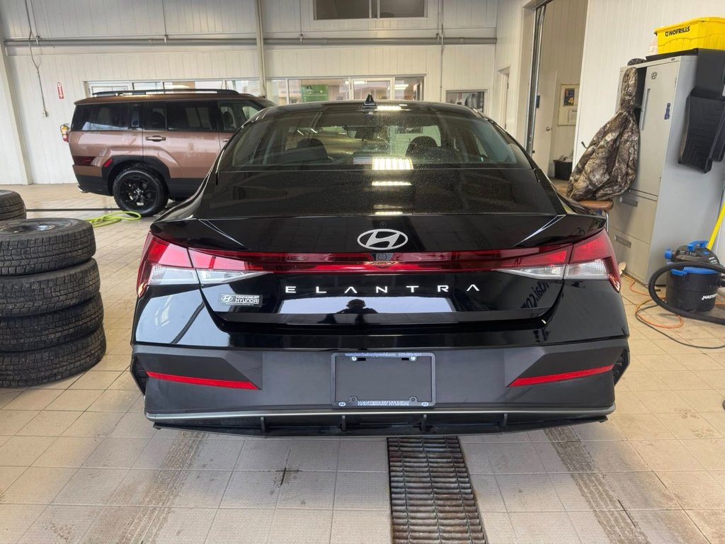 2025 Hyundai Elantra in Hawkesbury, Ontario - 12 - w1024h768px