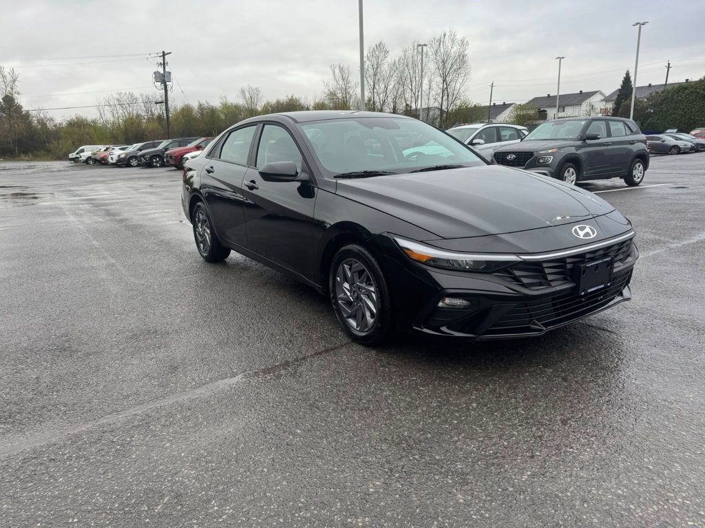2025 Hyundai Elantra in Hawkesbury, Ontario - 10 - w1024h768px