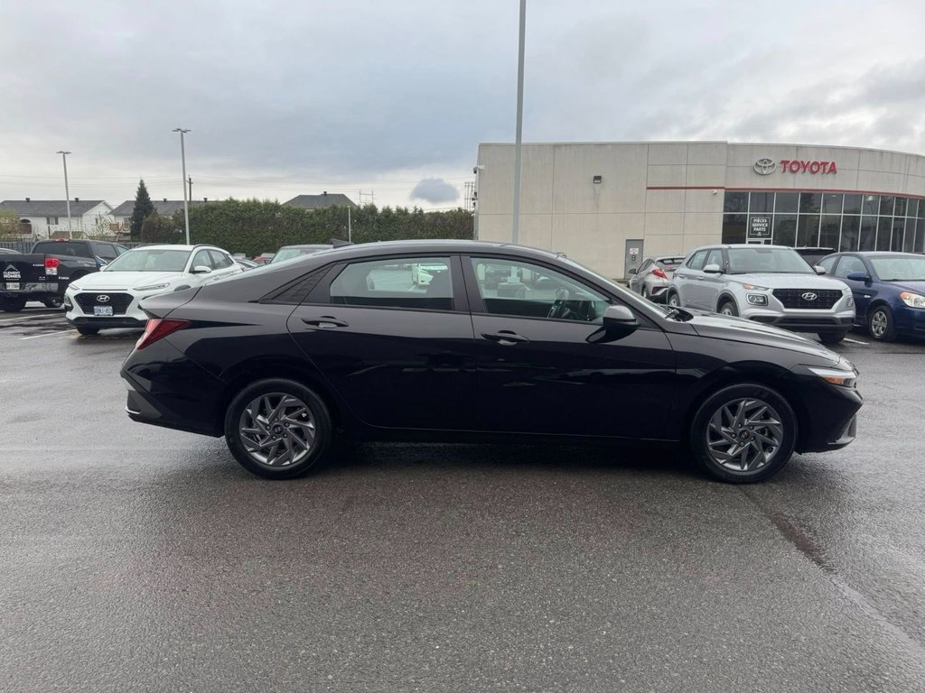 2025 Hyundai Elantra in Hawkesbury, Ontario - 11 - w1024h768px