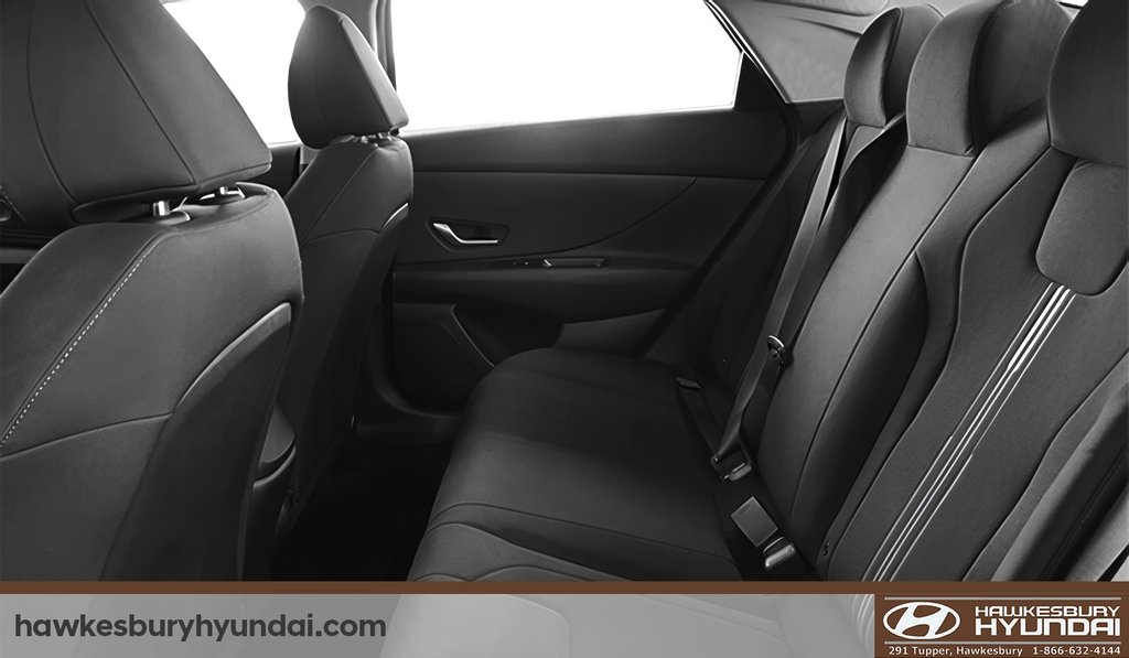 2025 Hyundai Elantra Preferred with Tech Pkg in Hawkesbury, Ontario - 4 - w1024h768px
