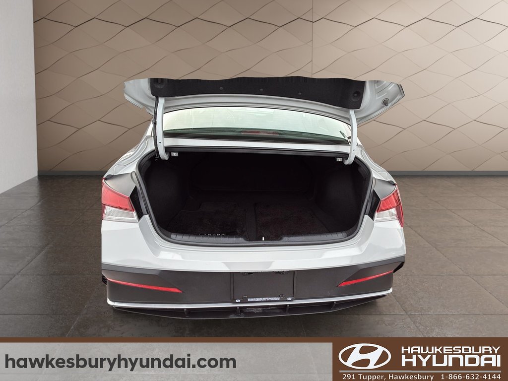 Hyundai Elantra Preferred 2025 à Hawkesbury, Ontario - 6 - w1024h768px