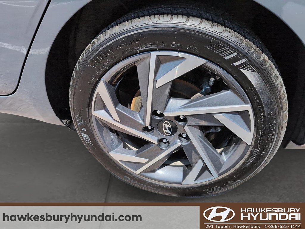 2025 Hyundai Elantra Luxury in Hawkesbury, Ontario - 7 - w1024h768px