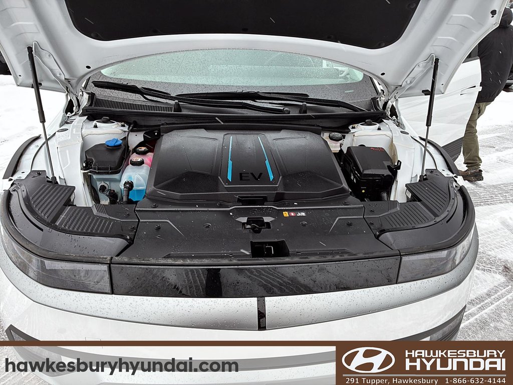 2024 Hyundai IONIQ 5 Preferred in Hawkesbury, Ontario - 8 - w1024h768px