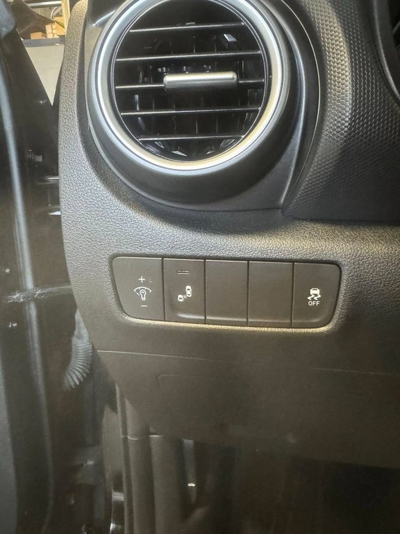 2019 Hyundai Kona Preferred in Hawkesbury, Ontario - 13 - w1024h768px