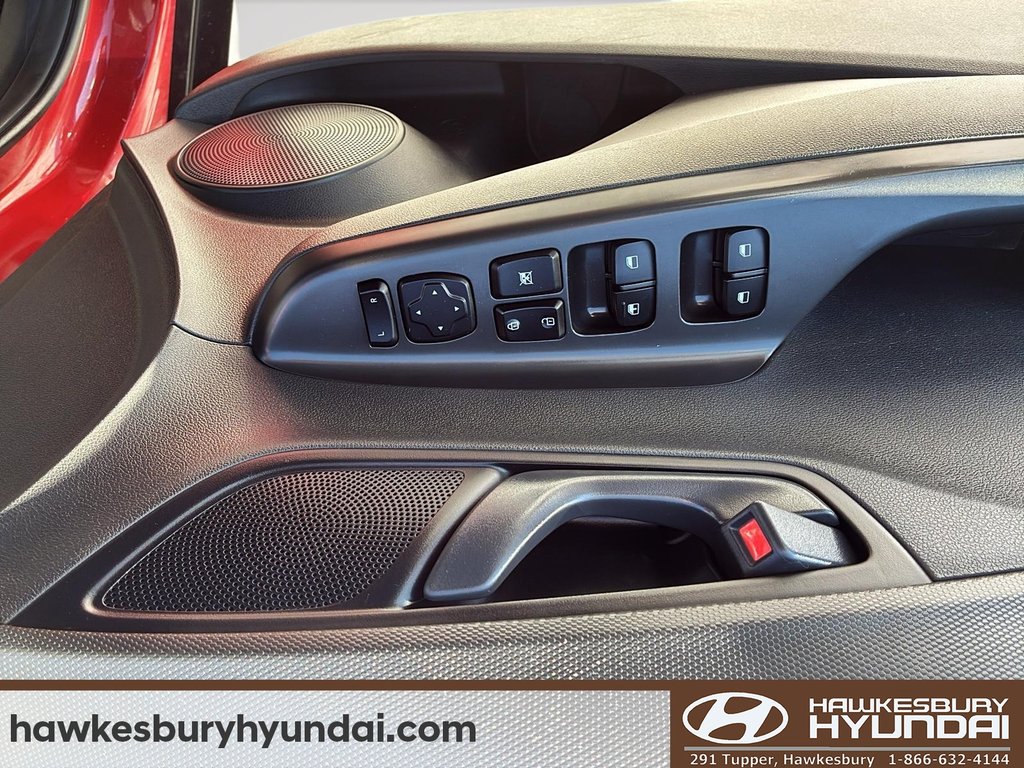 2020 Hyundai Kona Essential in Hawkesbury, Ontario - 11 - w1024h768px