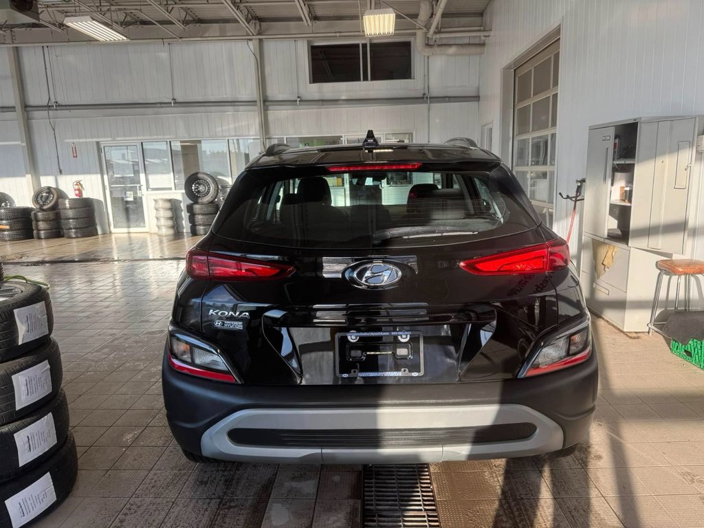 2022 Hyundai Kona Essential in Hawkesbury, Ontario - 10 - w1024h768px