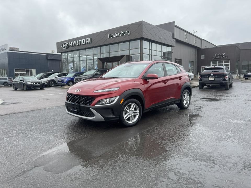 Hyundai Kona Essential 2023 à Hawkesbury, Ontario - 2 - w1024h768px