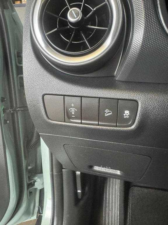 Hyundai Kona Preferred 2023 à Hawkesbury, Ontario - 23 - w1024h768px