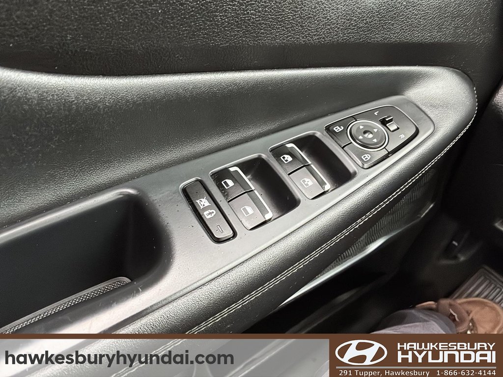 2020 Hyundai Santa Fe Preferred in Hawkesbury, Ontario - 11 - w1024h768px