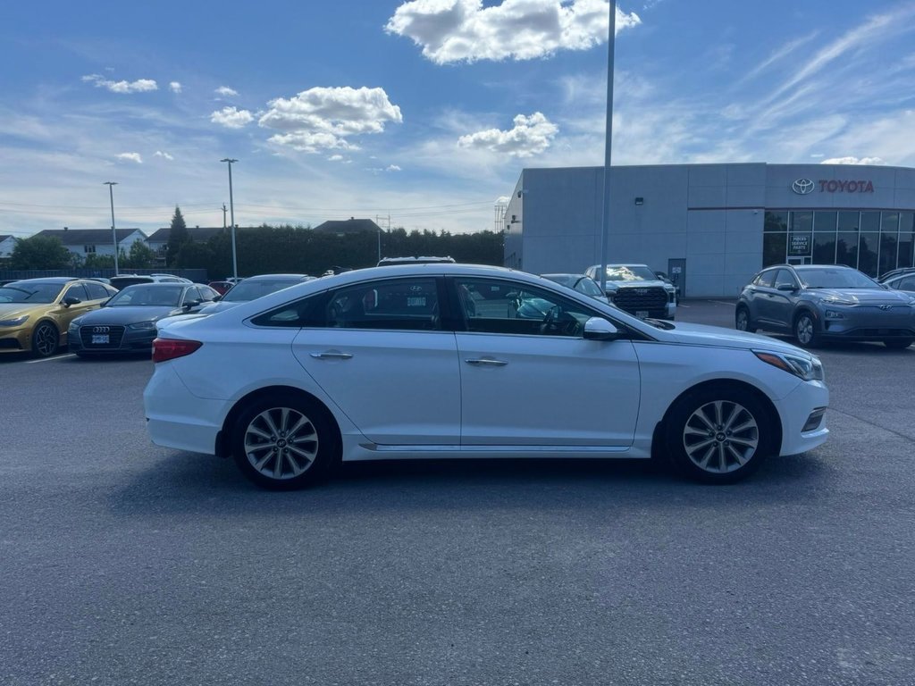 2017 Hyundai Sonata 2.4L Limited in Hawkesbury, Ontario - 8 - w1024h768px