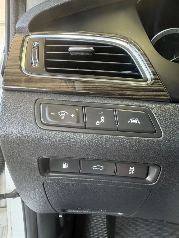 2017 Hyundai Sonata 2.4L Limited in Hawkesbury, Ontario - 40 - w1024h768px