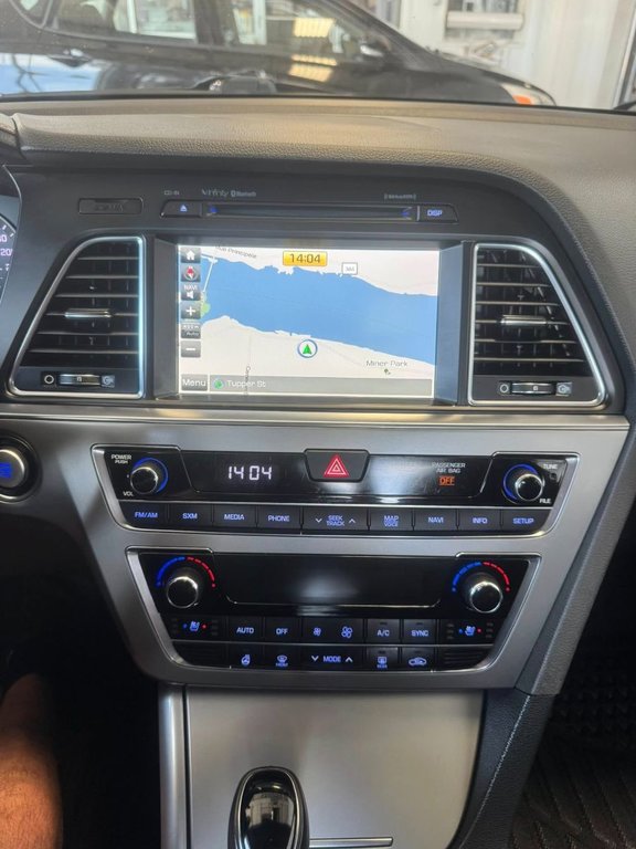2017 Hyundai Sonata 2.4L Limited in Hawkesbury, Ontario - 35 - w1024h768px