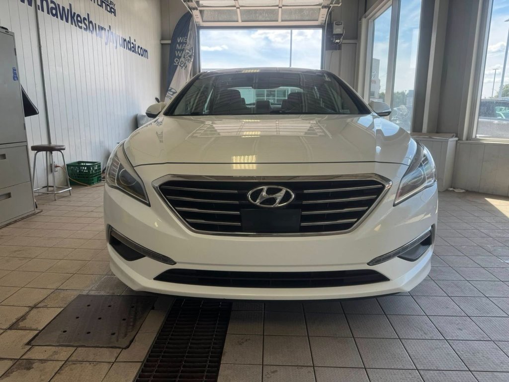 2017 Hyundai Sonata 2.4L Limited in Hawkesbury, Ontario - 9 - w1024h768px