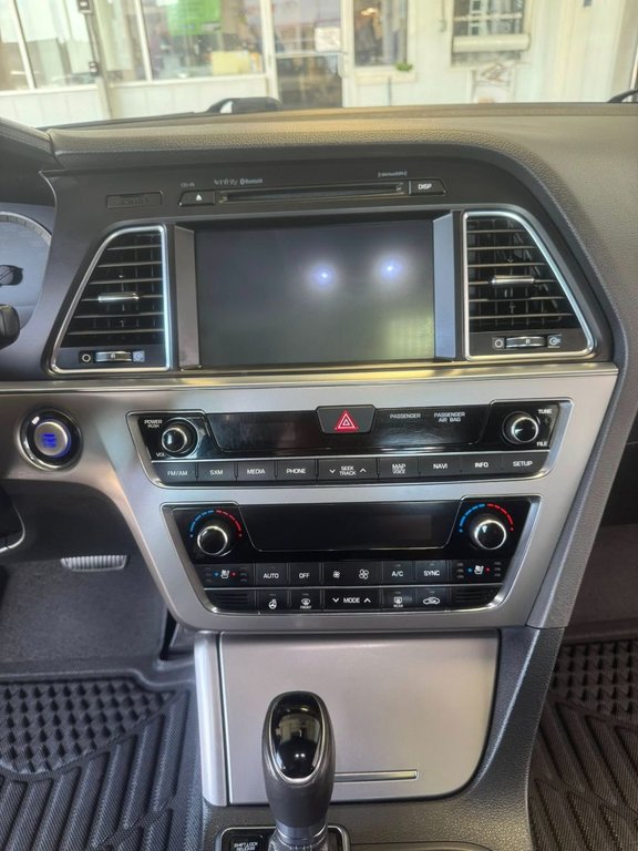 2017 Hyundai Sonata 2.4L Limited in Hawkesbury, Ontario - 31 - w1024h768px