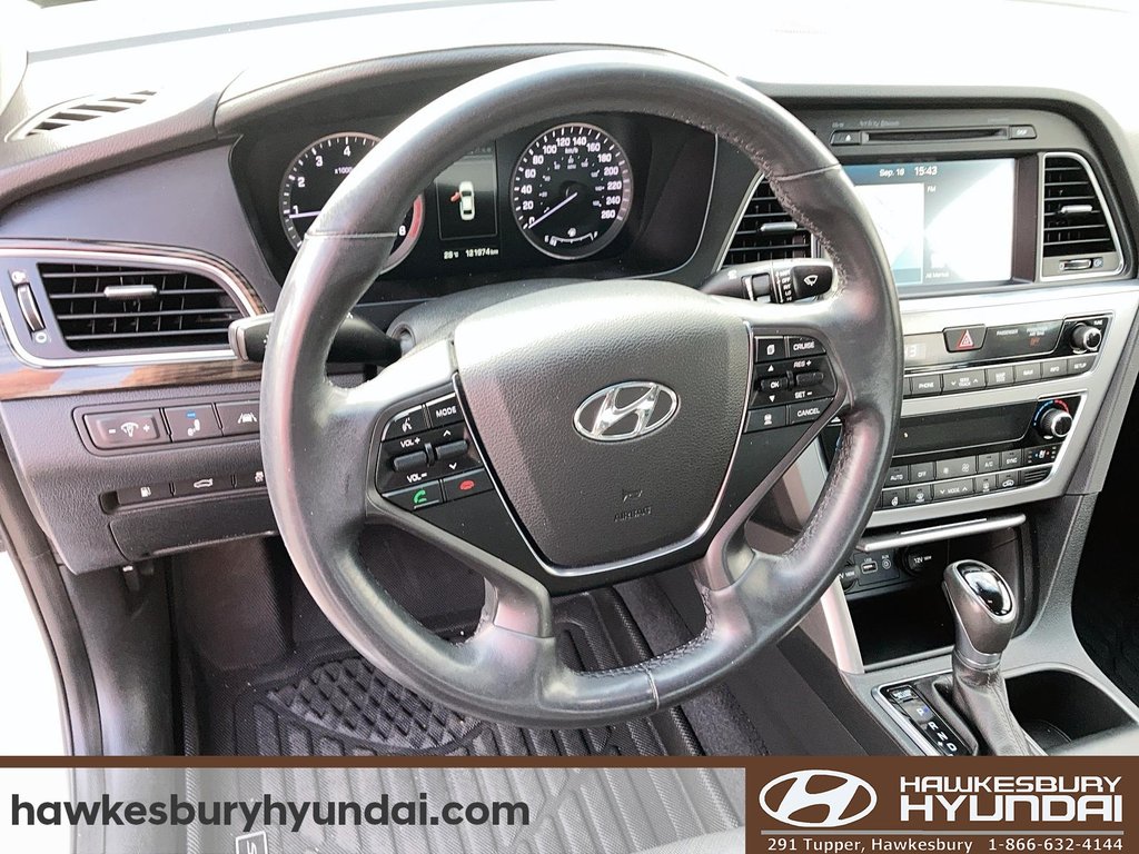 2017 Hyundai Sonata 2.4L Limited in Hawkesbury, Ontario - 12 - w1024h768px